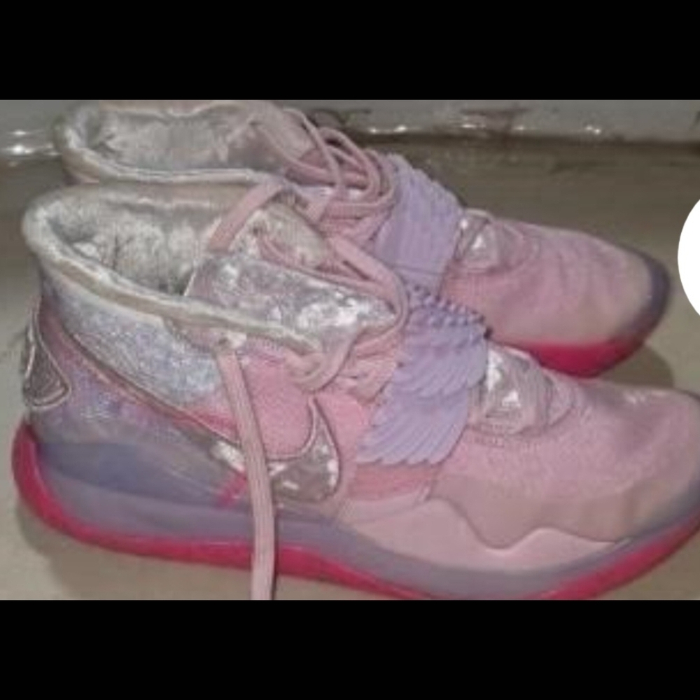 Nike KEVIN DURANT 12TH EDDITION AUNT PERAL SHOE Athletic Shoes